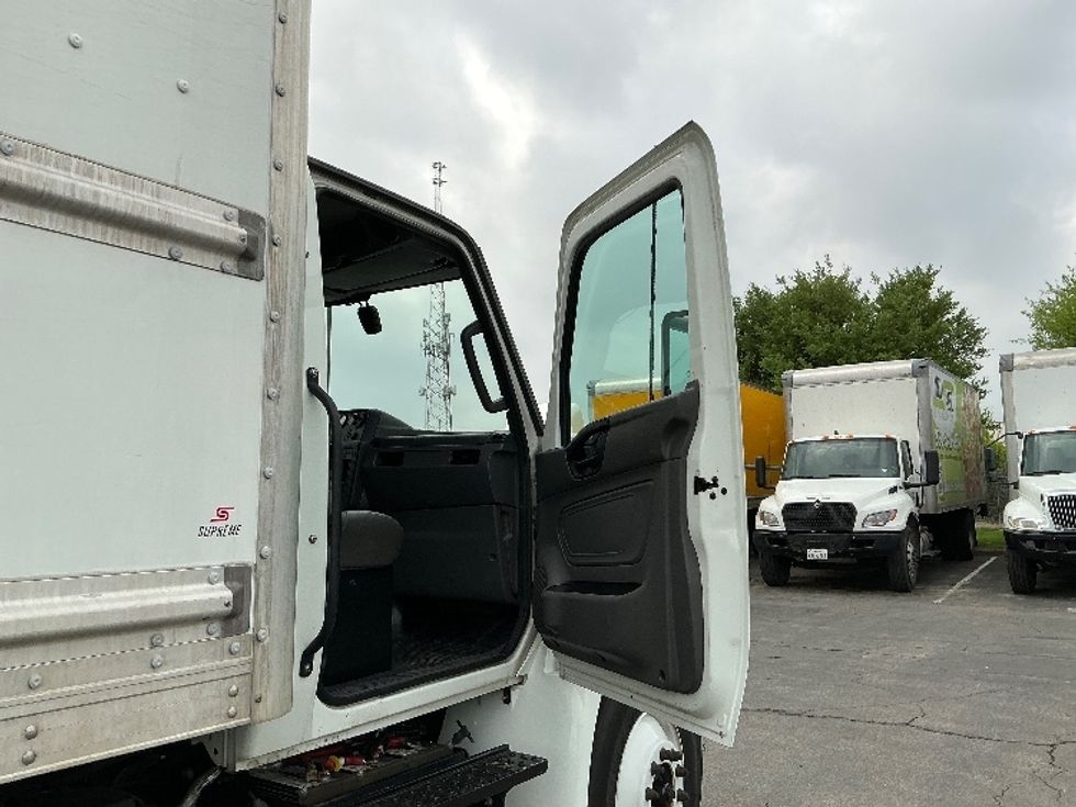 Medium Duty Box Truck-Light and Medium Duty Trucks-International-2022-MV607-Austin-TX-125,671\n\t\tmiles-$ 70,500 - Image 20