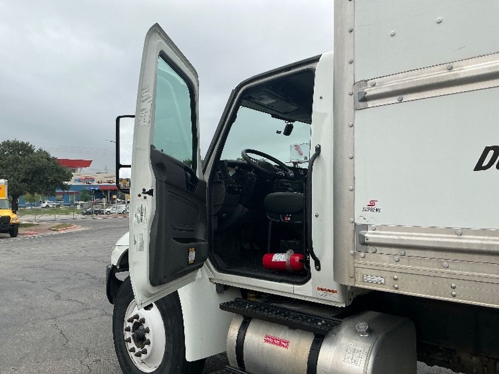 Medium Duty Box Truck-Light and Medium Duty Trucks-International-2022-MV607-Austin-TX-133,425\n\t\tmiles-$ 63,000 - Image 16