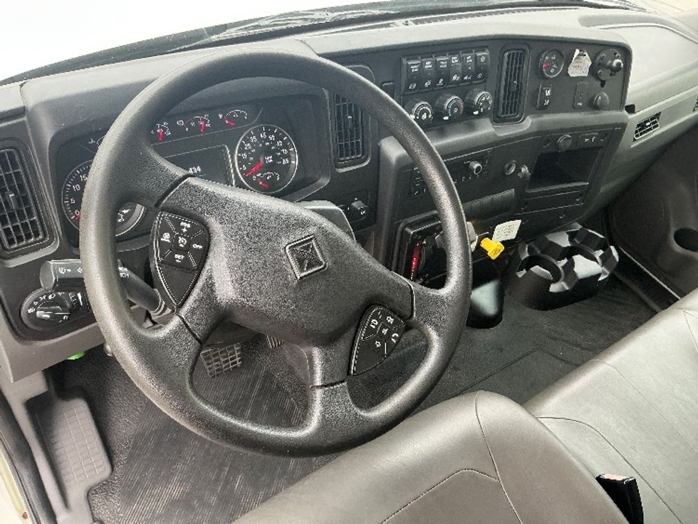 Medium Duty Box Truck-Light and Medium Duty Trucks-International-2022-MV607-Austin-TX-133,425\n\t\tmiles-$ 63,000 - Image 17