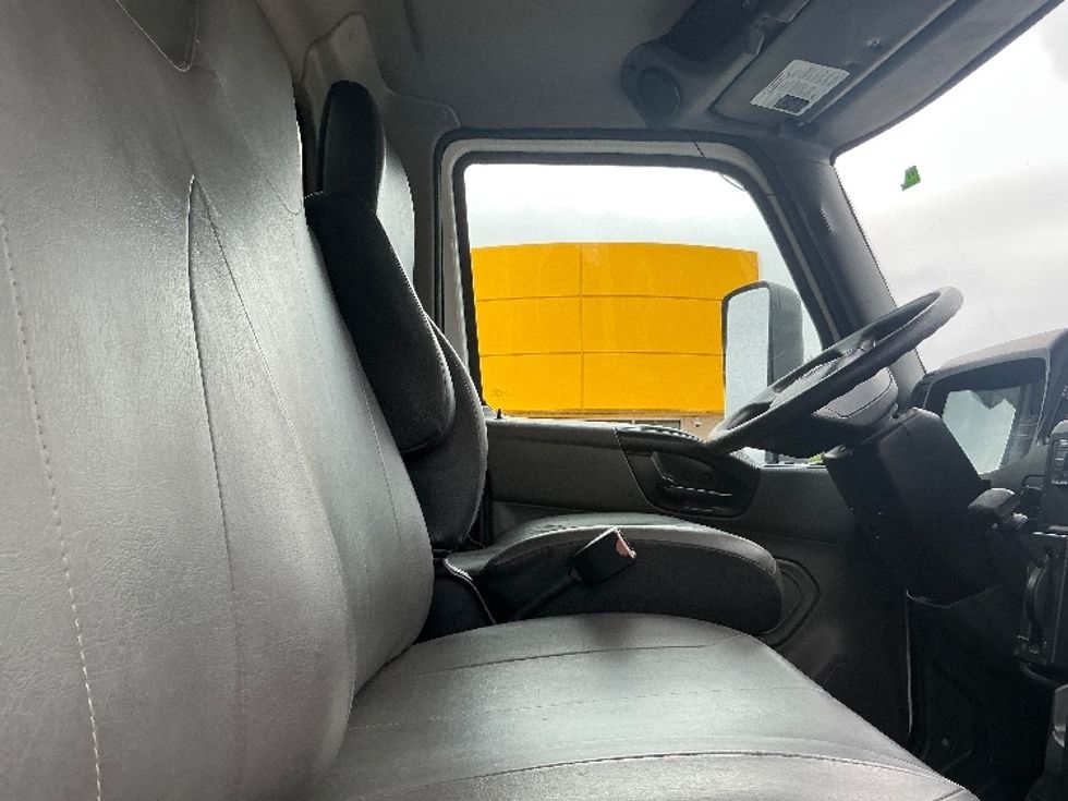 Medium Duty Box Truck-Light and Medium Duty Trucks-International-2022-MV607-Austin-TX-133,425\n\t\tmiles-$ 63,000 - Image 20