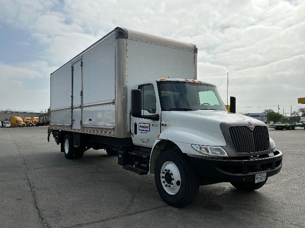 Medium Duty Box Truck-Light and Medium Duty Trucks-International-2022-MV607-Austin-TX-136,904\n\t\tmiles-$ 68,500 - Image 1