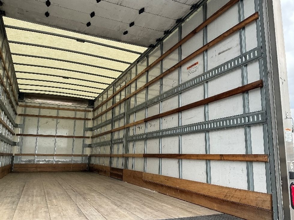 Medium Duty Box Truck-Light and Medium Duty Trucks-International-2022-MV607-Austin-TX-136,904\n\t\tmiles-$ 68,500 - Image 12