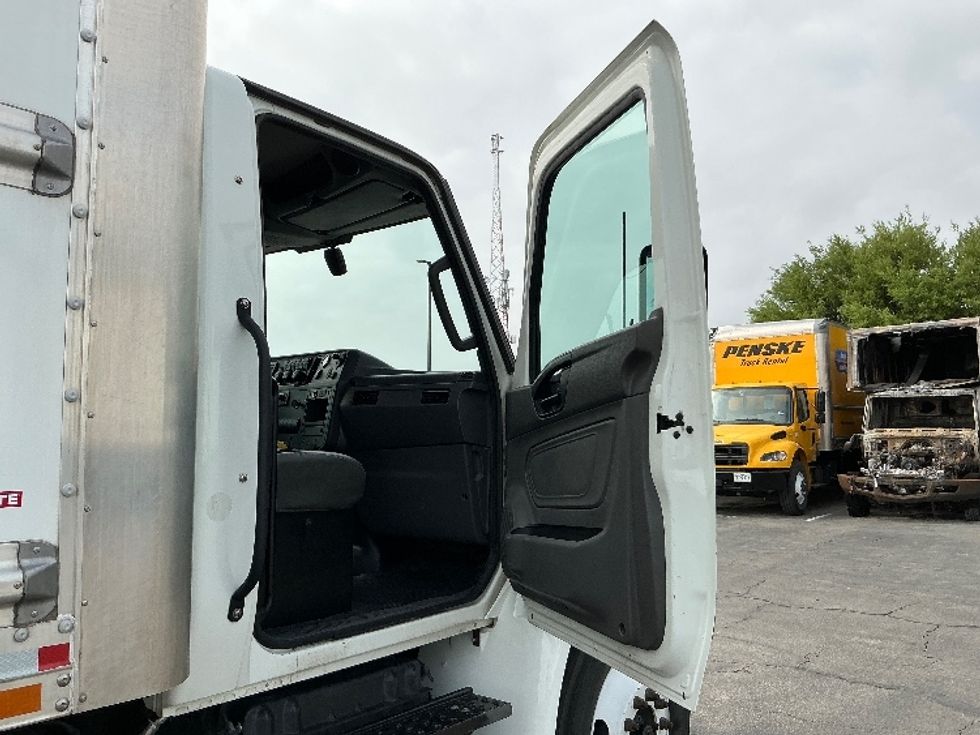 Medium Duty Box Truck-Light and Medium Duty Trucks-International-2022-MV607-Austin-TX-136,904\n\t\tmiles-$ 68,500 - Image 20