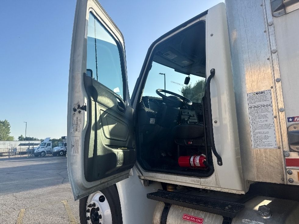 Medium Duty Box Truck-Light and Medium Duty Trucks-International-2022-MV607-Austin-TX-231,337\n\t\tmiles-$ 54,500 - Image 16