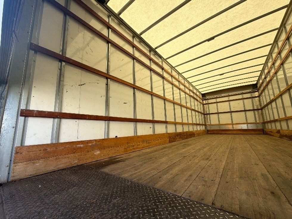 Medium Duty Box Truck-Light and Medium Duty Trucks-International-2022-MV607-Baltimore-MD-230,737\n\t\tmiles-$ 42,750 - Image 10