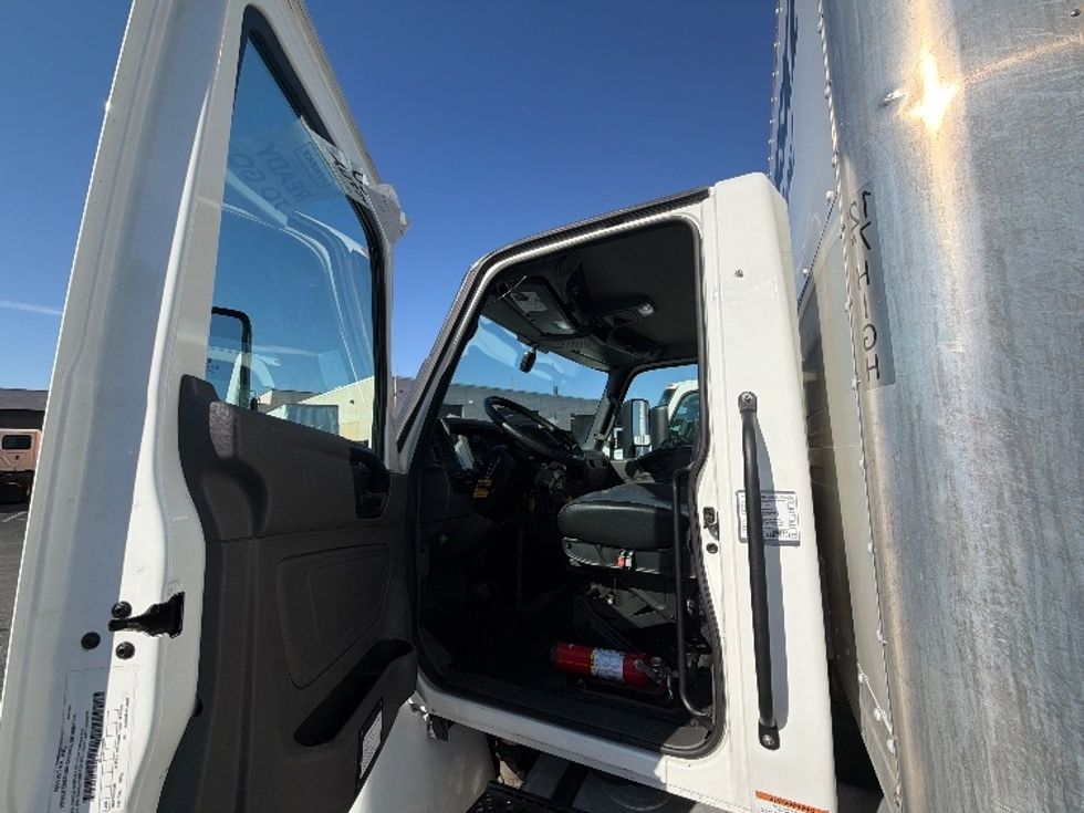 Medium Duty Box Truck-Light and Medium Duty Trucks-International-2022-MV607-Baltimore-MD-230,737\n\t\tmiles-$ 42,750 - Image 15