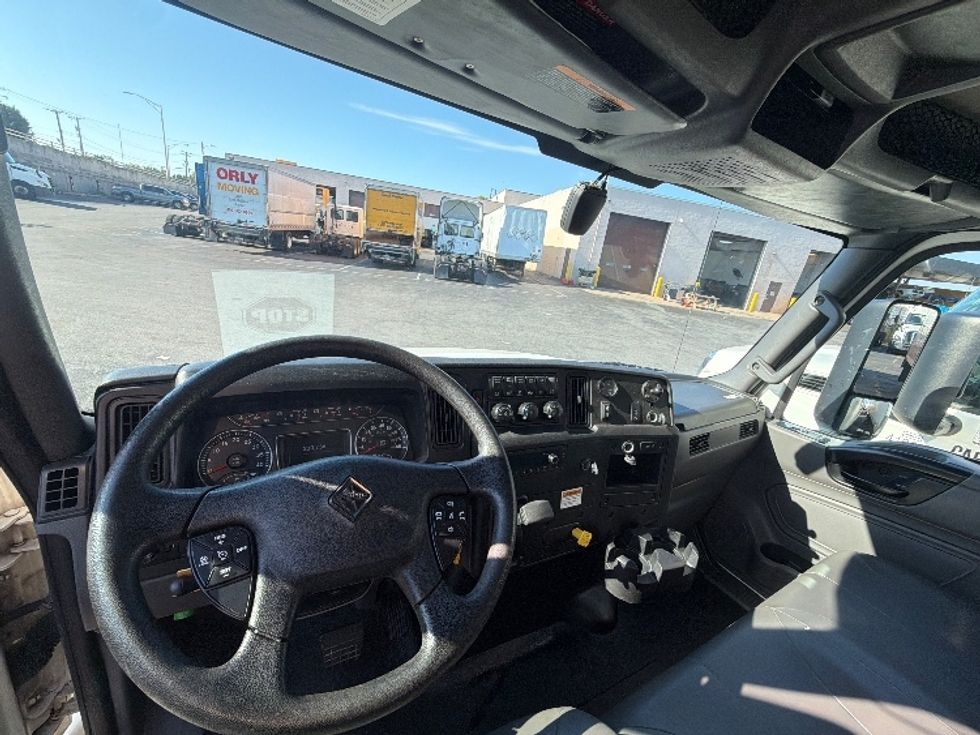 Medium Duty Box Truck-Light and Medium Duty Trucks-International-2022-MV607-Baltimore-MD-230,737\n\t\tmiles-$ 42,750 - Image 17