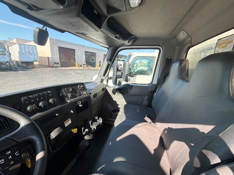 Medium Duty Box Truck-Light and Medium Duty Trucks-International-2022-MV607-Baltimore-MD-230,737\n\t\tmiles-$ 42,750 - Image 18