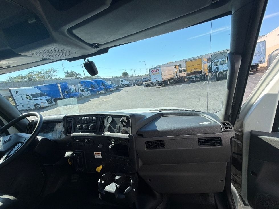 Medium Duty Box Truck-Light and Medium Duty Trucks-International-2022-MV607-Baltimore-MD-230,737\n\t\tmiles-$ 42,750 - Image 20