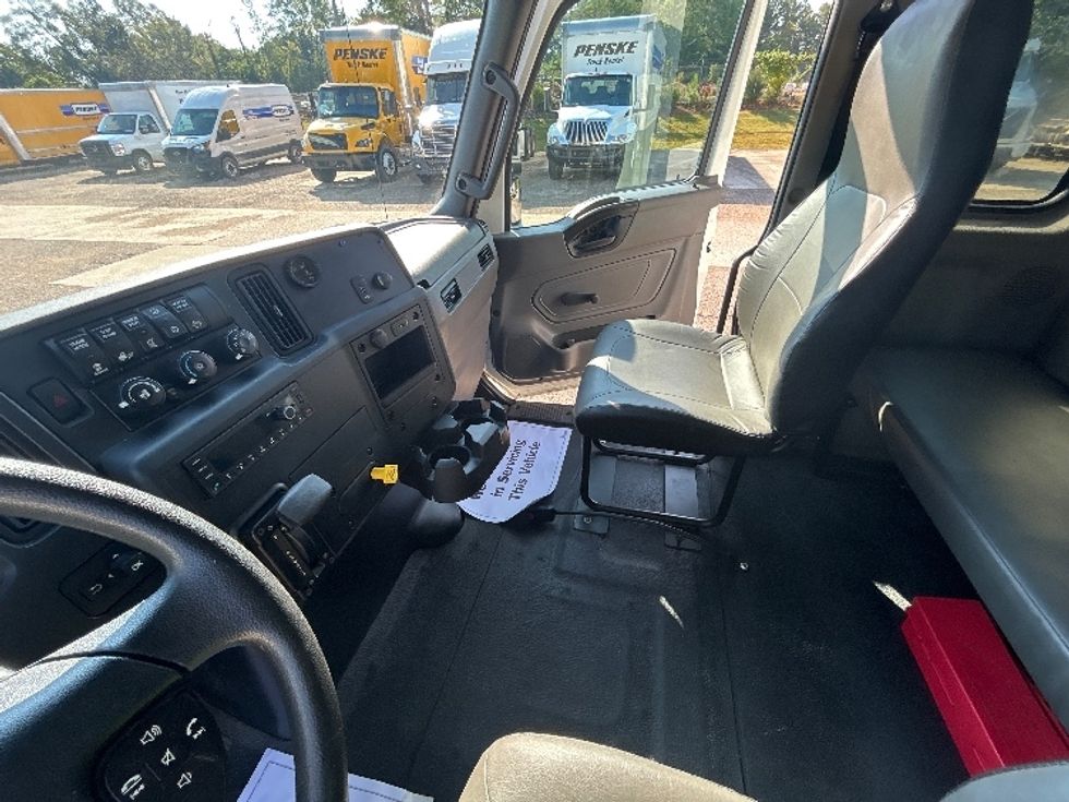 Medium Duty Box Truck-Light and Medium Duty Trucks-International-2022-MV607-Belden-MS-128,116\n\t\tmiles-$ 80,500 - Image 19