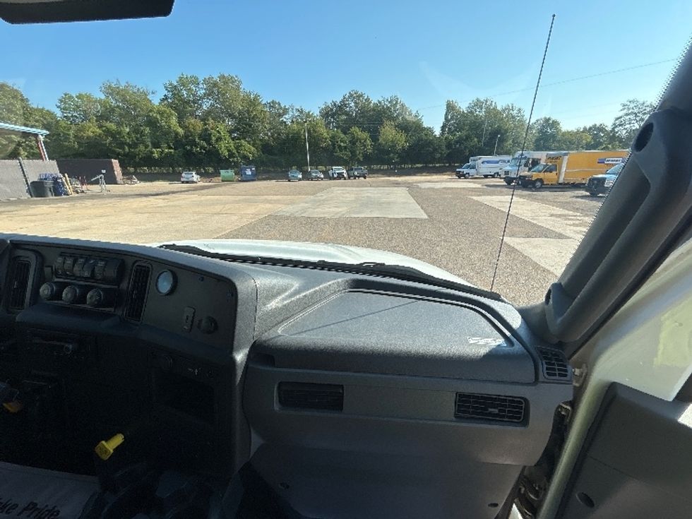 Medium Duty Box Truck-Light and Medium Duty Trucks-International-2022-MV607-Belden-MS-128,116\n\t\tmiles-$ 80,500 - Image 21