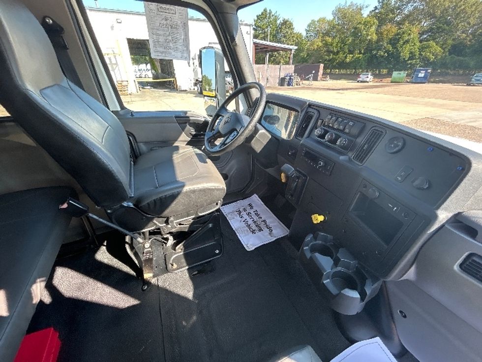 Medium Duty Box Truck-Light and Medium Duty Trucks-International-2022-MV607-Belden-MS-128,116\n\t\tmiles-$ 80,500 - Image 22