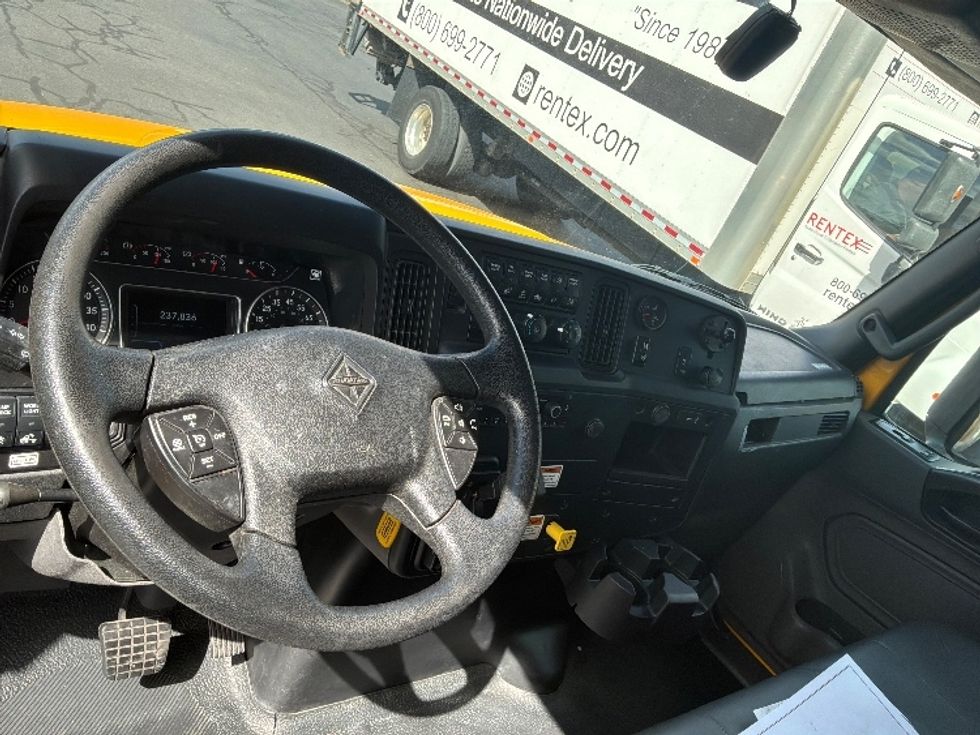Medium Duty Box Truck-Light and Medium Duty Trucks-International-2022-MV607-Bensalem-PA-237,915\n\t\tmiles-$ 39,000 - Image 18