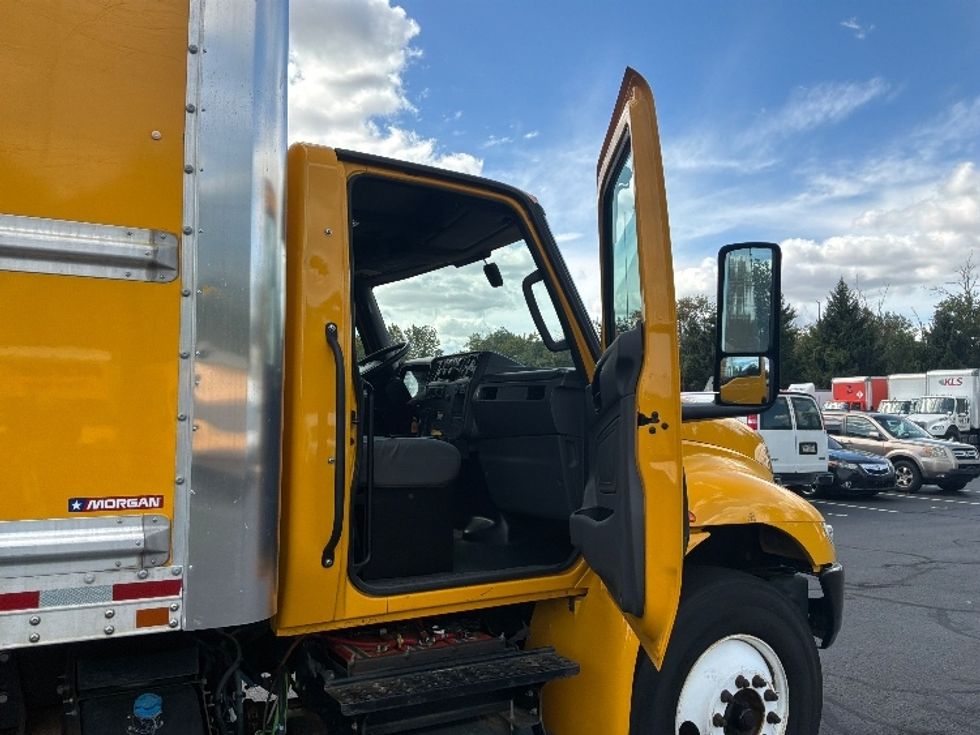 Medium Duty Box Truck-Light and Medium Duty Trucks-International-2022-MV607-Bensalem-PA-237,915\n\t\tmiles-$ 39,000 - Image 20