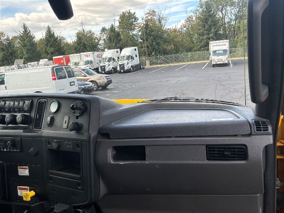 Medium Duty Box Truck-Light and Medium Duty Trucks-International-2022-MV607-Bensalem-PA-237,915\n\t\tmiles-$ 39,000 - Image 21