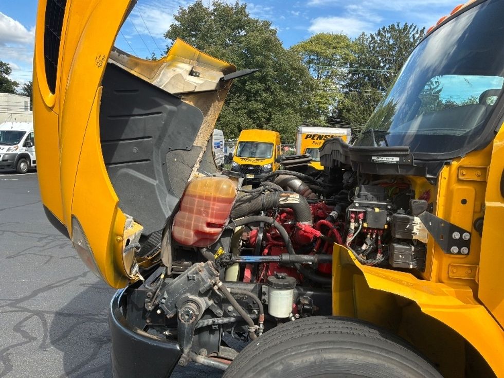 Medium Duty Box Truck-Light and Medium Duty Trucks-International-2022-MV607-Bensalem-PA-237,915\n\t\tmiles-$ 39,000 - Image 23