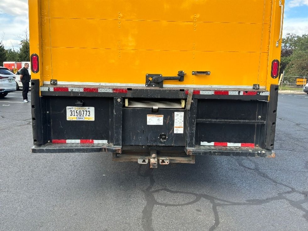 Medium Duty Box Truck-Light and Medium Duty Trucks-International-2022-MV607-Bensalem-PA-237,915\n\t\tmiles-$ 39,000 - Image 24