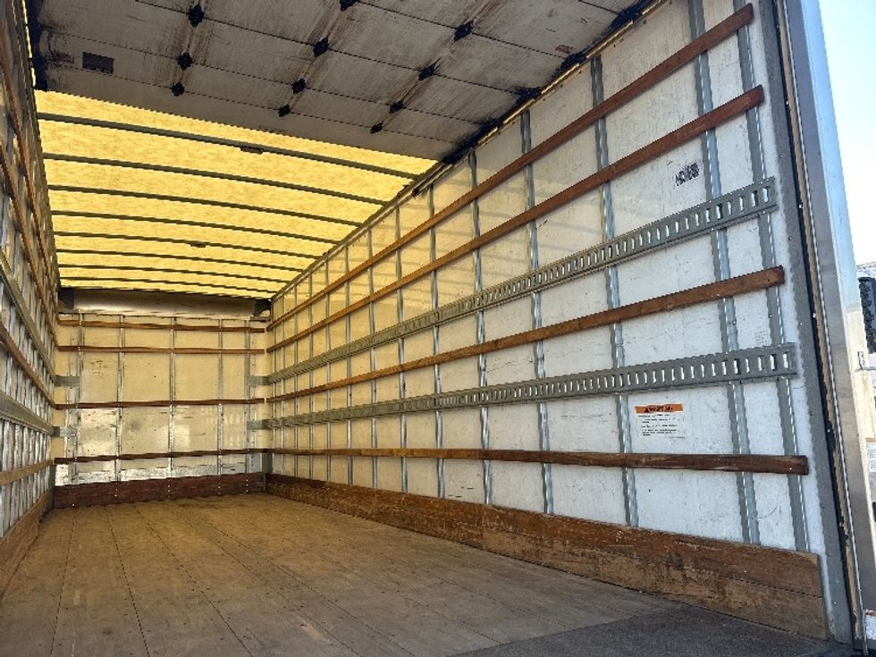 Medium Duty Box Truck-Light and Medium Duty Trucks-International-2022-MV607-Bethlehem-PA-234,400\n\t\tmiles-$ 44,500 - Image 12