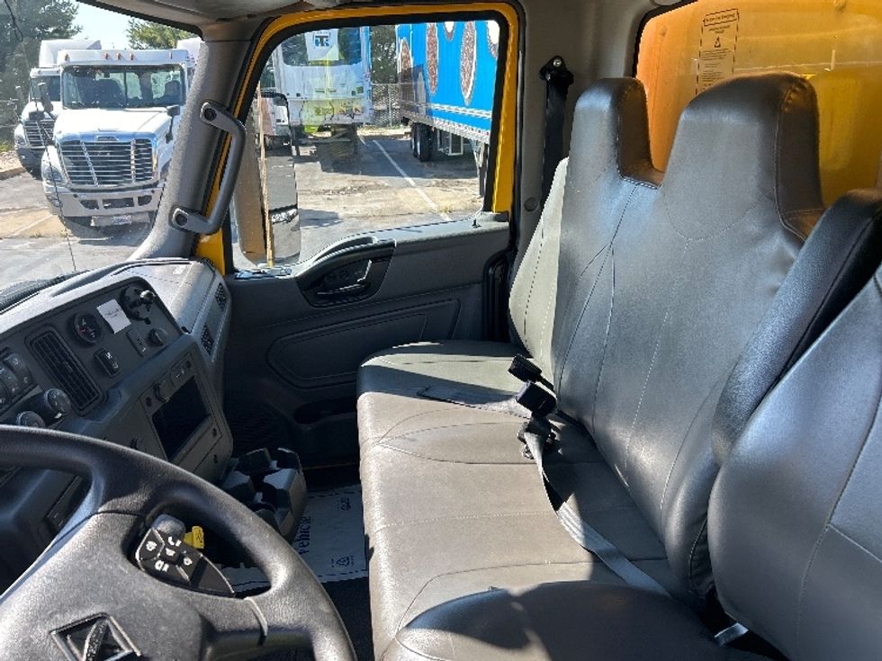 Medium Duty Box Truck-Light and Medium Duty Trucks-International-2022-MV607-Bethlehem-PA-234,400\n\t\tmiles-$ 44,500 - Image 16