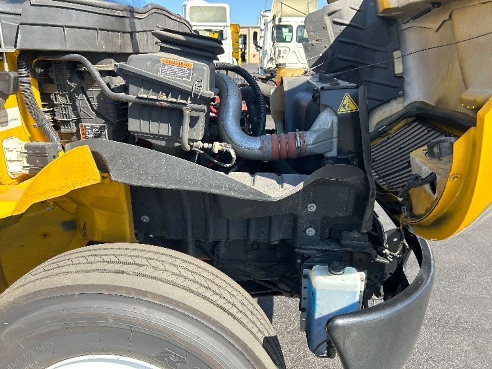 Medium Duty Box Truck-Light and Medium Duty Trucks-International-2022-MV607-Bethlehem-PA-234,400\n\t\tmiles-$ 44,500 - Image 23