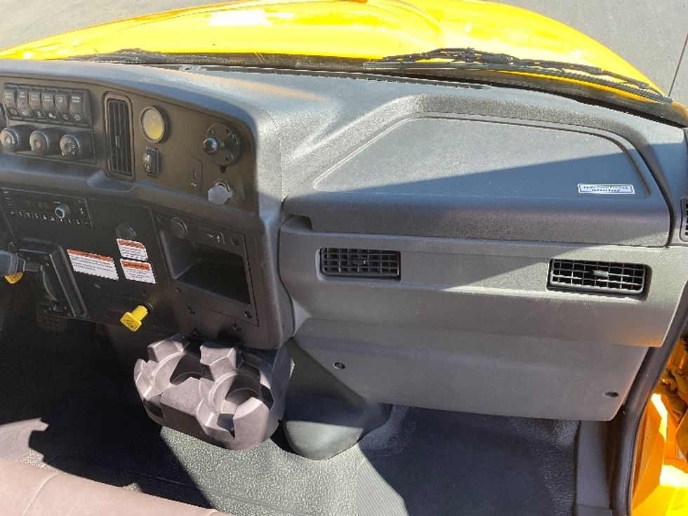 Medium Duty Box Truck-Light and Medium Duty Trucks-International-2022-MV607-Boise-ID-209,874\n\t\tmiles-$ 45,750 - Image 21