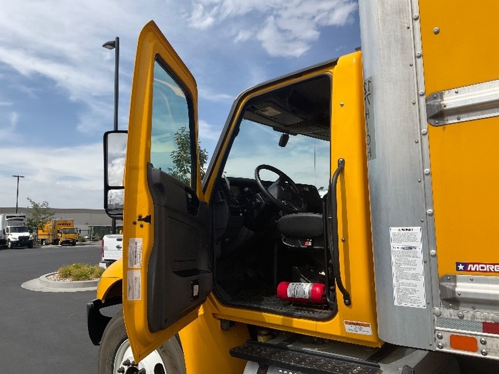 Medium Duty Box Truck-Light and Medium Duty Trucks-International-2022-MV607-Boise-ID-237,835\n\t\tmiles-$ 38,000 - Image 16