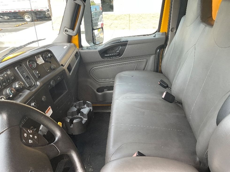 Medium Duty Box Truck-Light and Medium Duty Trucks-International-2022-MV607-Boise-ID-237,835\n\t\tmiles-$ 38,000 - Image 18