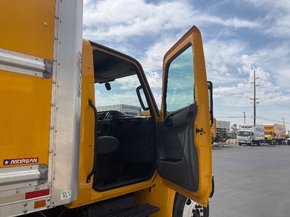 Medium Duty Box Truck-Light and Medium Duty Trucks-International-2022-MV607-Boise-ID-237,835\n\t\tmiles-$ 38,000 - Image 19