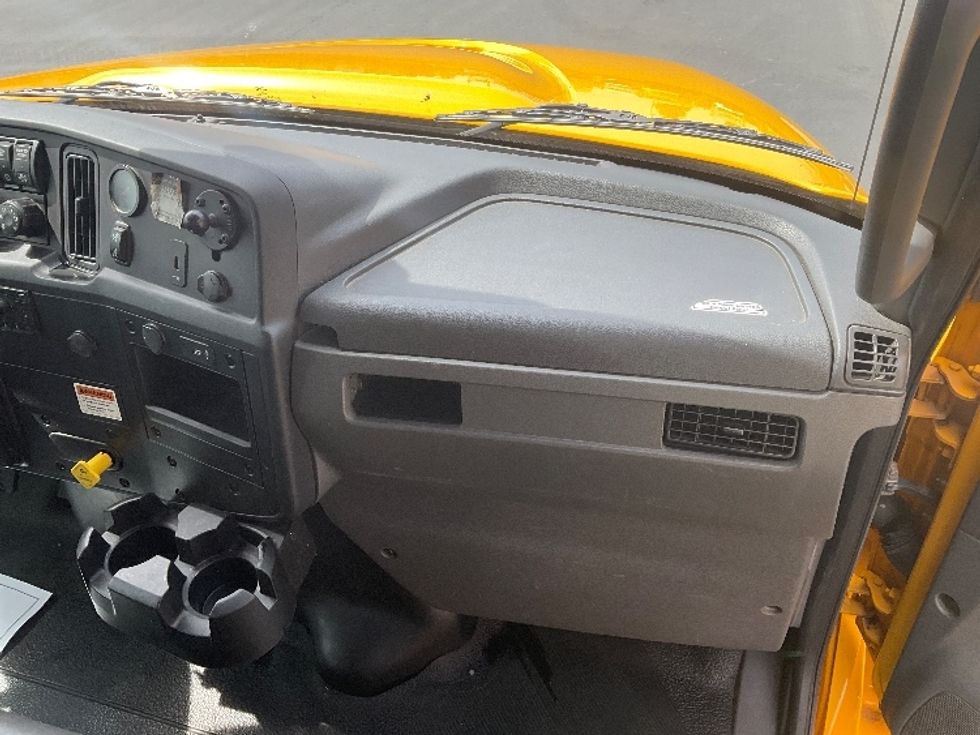 Medium Duty Box Truck-Light and Medium Duty Trucks-International-2022-MV607-Boise-ID-237,835\n\t\tmiles-$ 38,000 - Image 20