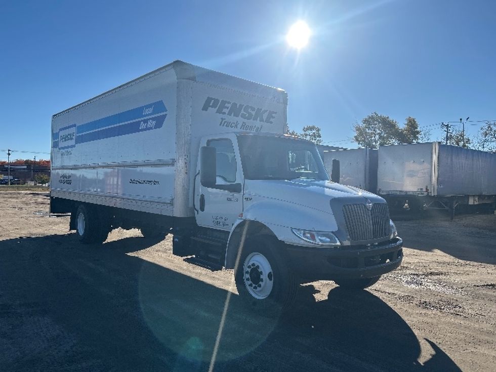 Medium Duty Box Truck-Light and Medium Duty Trucks-International-2022-MV607-Braintree-MA-225,415\n\t\tmiles-$ 43,500 - Image 1