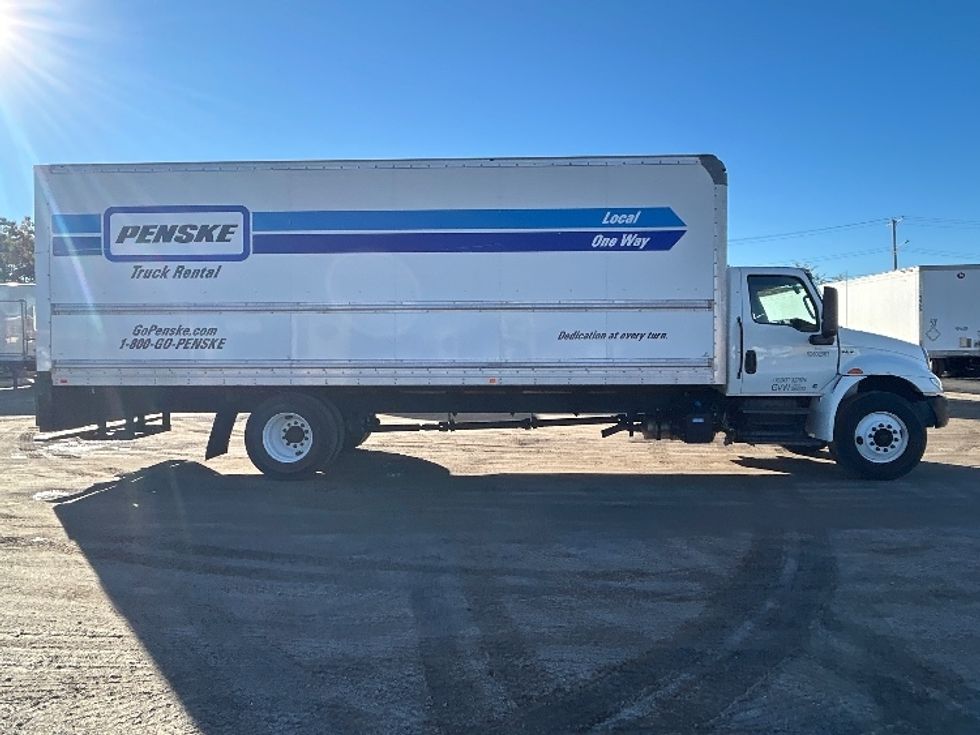 Medium Duty Box Truck-Light and Medium Duty Trucks-International-2022-MV607-Braintree-MA-225,415\n\t\tmiles-$ 43,500 - Image 14