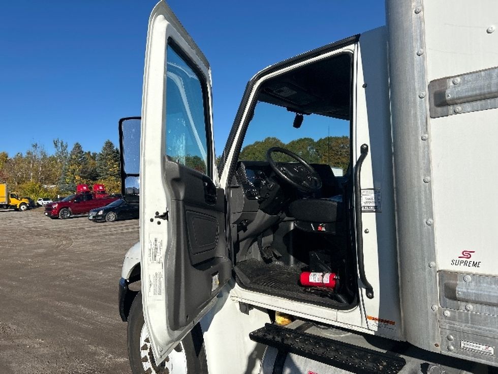 Medium Duty Box Truck-Light and Medium Duty Trucks-International-2022-MV607-Braintree-MA-225,415\n\t\tmiles-$ 43,500 - Image 15