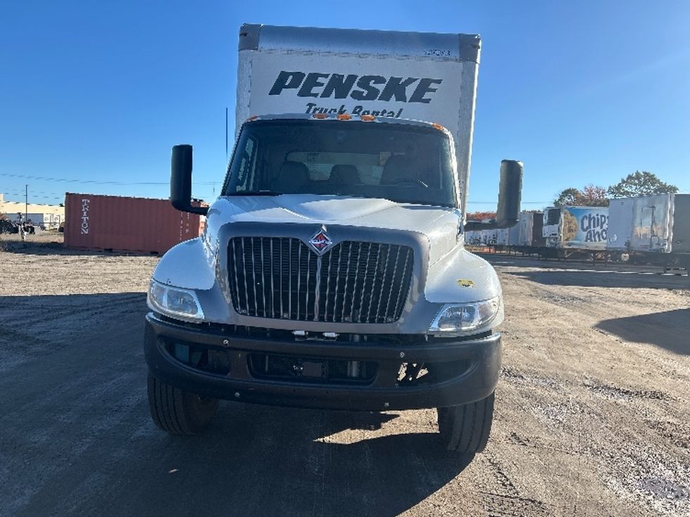 Medium Duty Box Truck-Light and Medium Duty Trucks-International-2022-MV607-Braintree-MA-225,415\n\t\tmiles-$ 43,500 - Image 2