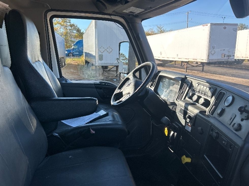Medium Duty Box Truck-Light and Medium Duty Trucks-International-2022-MV607-Braintree-MA-225,415\n\t\tmiles-$ 43,500 - Image 21