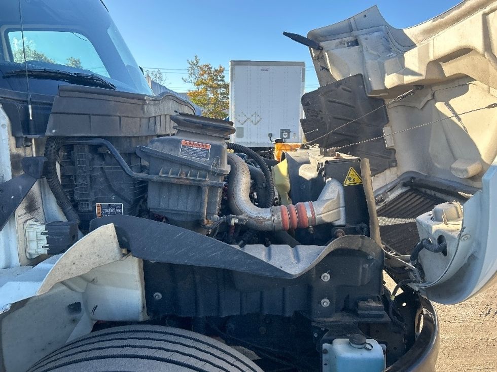Medium Duty Box Truck-Light and Medium Duty Trucks-International-2022-MV607-Braintree-MA-225,415\n\t\tmiles-$ 43,500 - Image 22