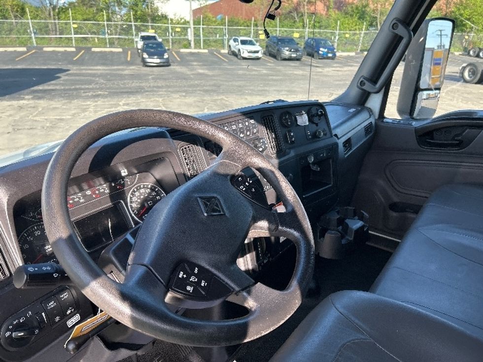 Medium Duty Box Truck-Light and Medium Duty Trucks-International-2022-MV607-Braintree-MA-240,702\n\t\tmiles-$ 41,000 - Image 17