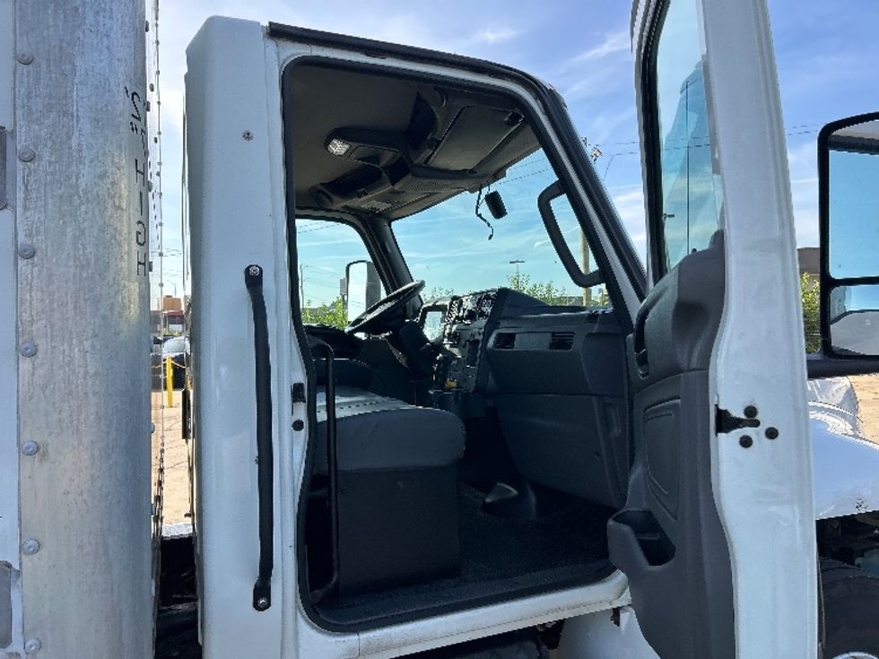 Medium Duty Box Truck-Light and Medium Duty Trucks-International-2022-MV607-Braintree-MA-240,702\n\t\tmiles-$ 41,000 - Image 20