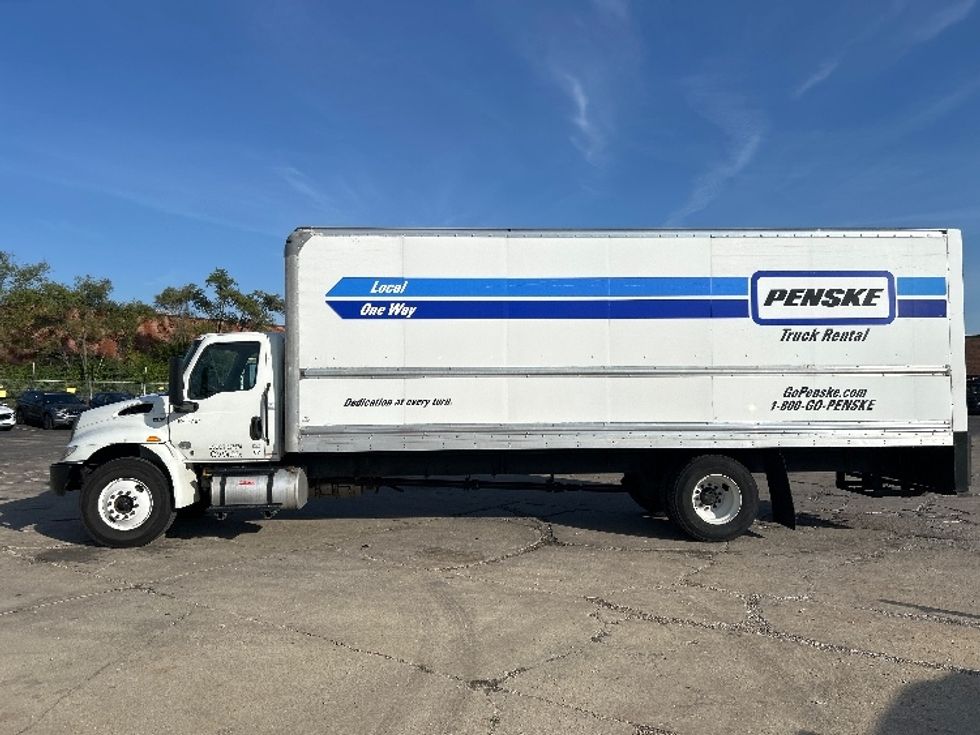 Medium Duty Box Truck-Light and Medium Duty Trucks-International-2022-MV607-Braintree-MA-240,702\n\t\tmiles-$ 41,000 - Image 4