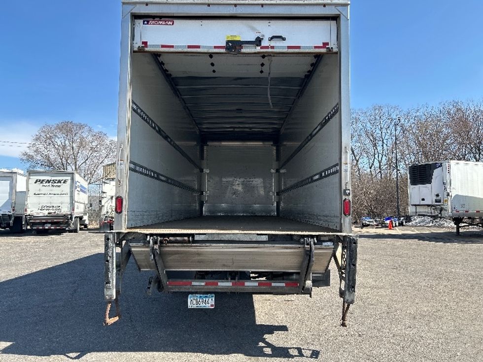 Medium Duty Box Truck-Light and Medium Duty Trucks-International-2022-MV607-Brooklyn Park-MN-124,711\n\t\tmiles-$ 53,000 - Image 8