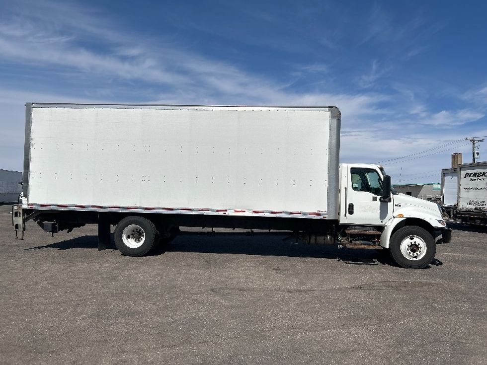 Medium Duty Box Truck-Light and Medium Duty Trucks-International-2022-MV607-Brooklyn Park-MN-124,711\n\t\tmiles-$ 53,000 - Image 15