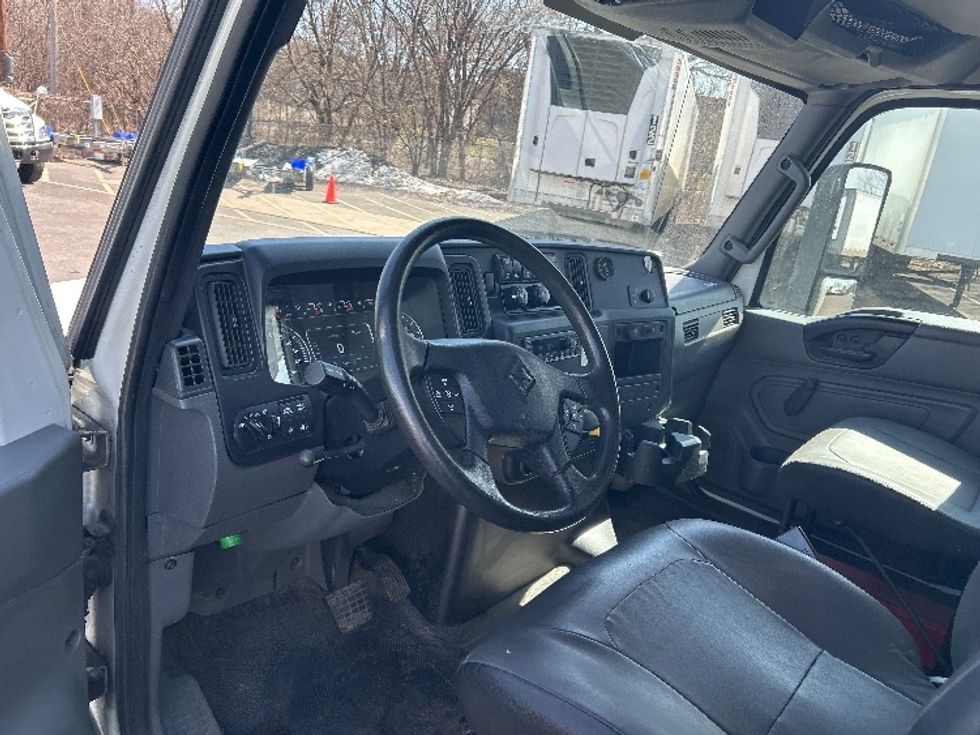 Medium Duty Box Truck-Light and Medium Duty Trucks-International-2022-MV607-Brooklyn Park-MN-124,711\n\t\tmiles-$ 53,000 - Image 17