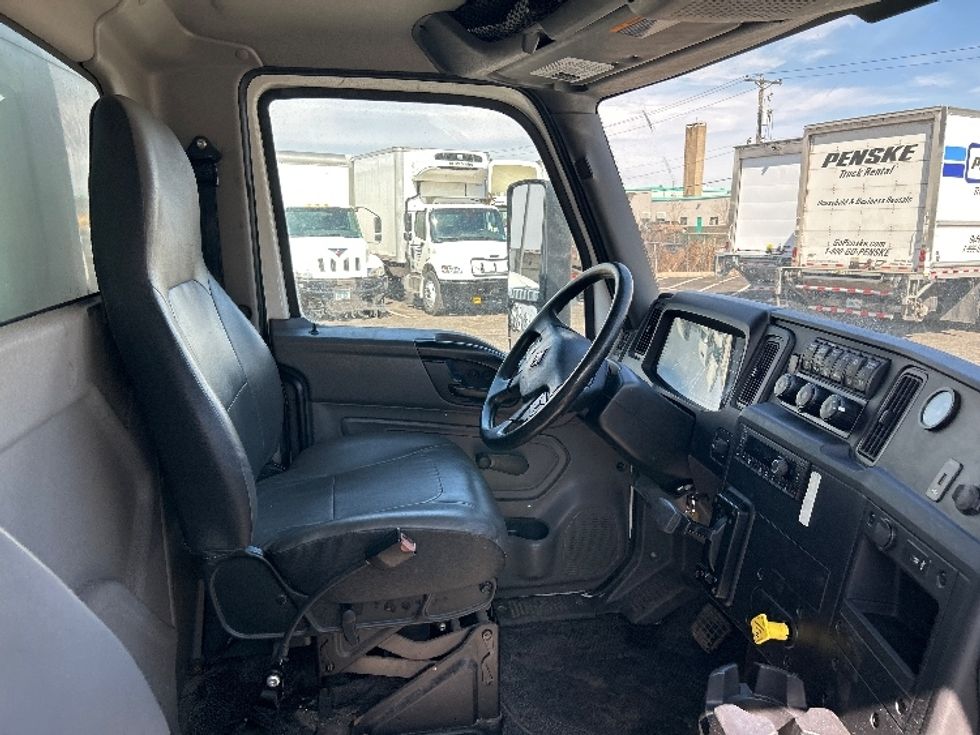 Medium Duty Box Truck-Light and Medium Duty Trucks-International-2022-MV607-Brooklyn Park-MN-124,711\n\t\tmiles-$ 53,000 - Image 22