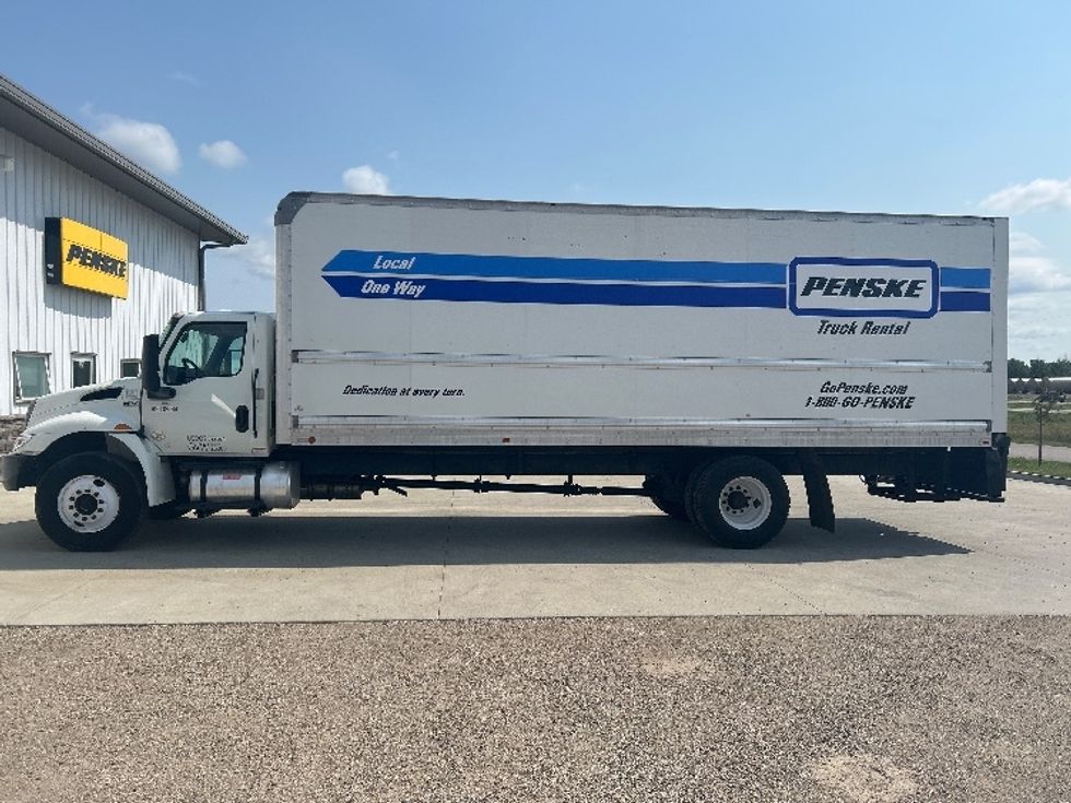 Medium Duty Box Truck-Light and Medium Duty Trucks-International-2022-MV607-Brooklyn Park-MN-243,195\n\t\tmiles-$ 40,500 - Image 4