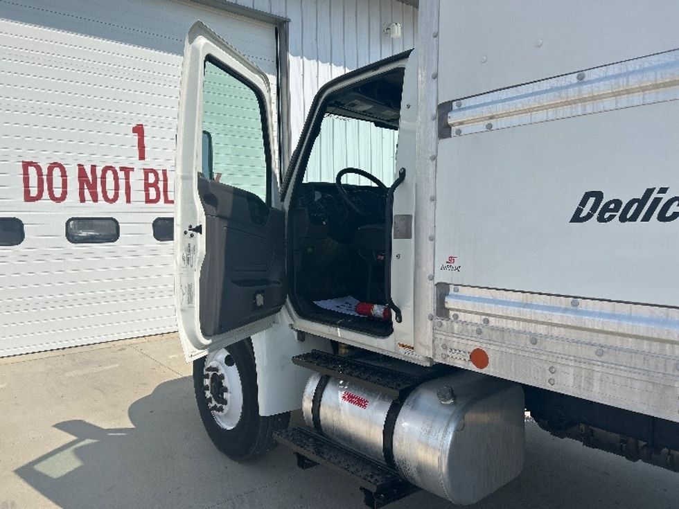 Medium Duty Box Truck-Light and Medium Duty Trucks-International-2022-MV607-Brooklyn Park-MN-243,195\n\t\tmiles-$ 40,500 - Image 16