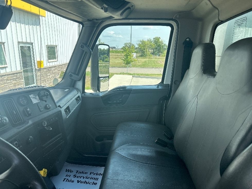 Medium Duty Box Truck-Light and Medium Duty Trucks-International-2022-MV607-Brooklyn Park-MN-243,195\n\t\tmiles-$ 40,500 - Image 19