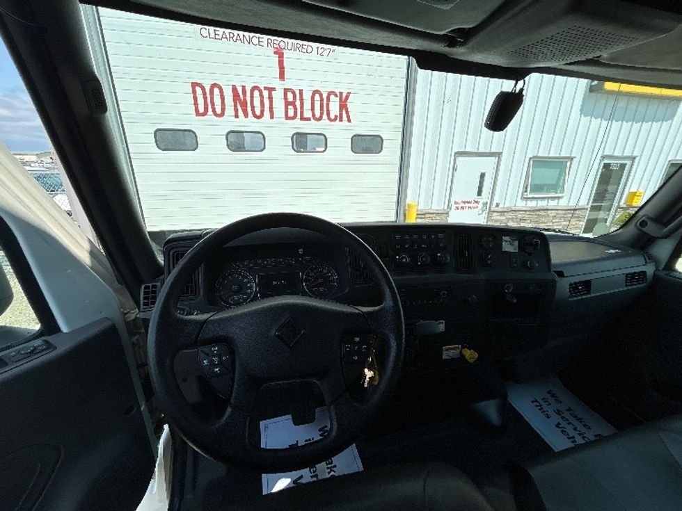 Medium Duty Box Truck-Light and Medium Duty Trucks-International-2022-MV607-Brooklyn Park-MN-243,195\n\t\tmiles-$ 40,500 - Image 18