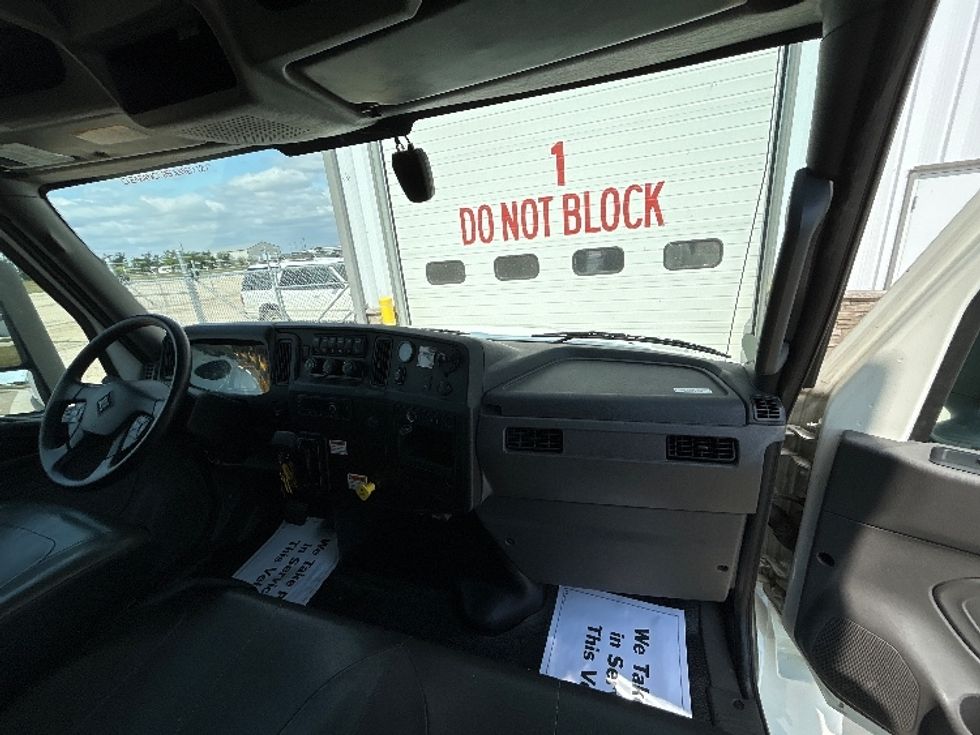 Medium Duty Box Truck-Light and Medium Duty Trucks-International-2022-MV607-Brooklyn Park-MN-243,195\n\t\tmiles-$ 40,500 - Image 21