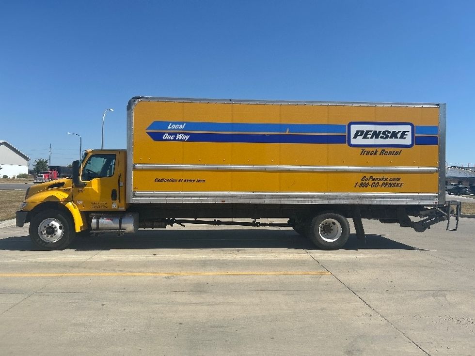 Medium Duty Box Truck-Light and Medium Duty Trucks-International-2022-MV607-Brooklyn Park-MN-318,095\n\t\tmiles-$ 35,500 - Image 4