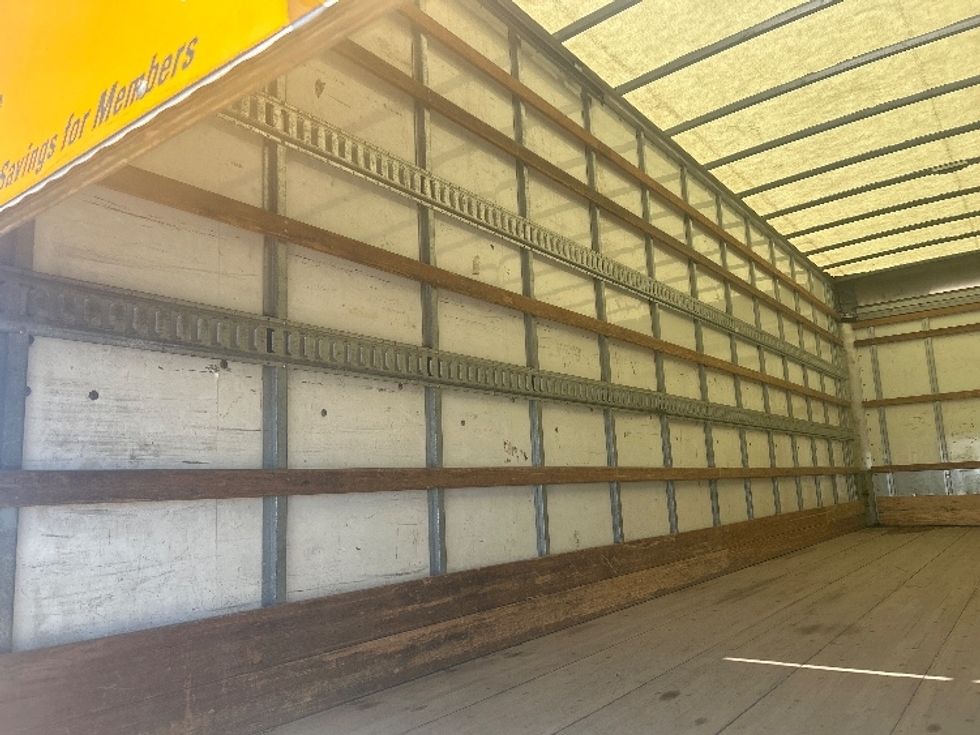 Medium Duty Box Truck-Light and Medium Duty Trucks-International-2022-MV607-Brooklyn Park-MN-318,095\n\t\tmiles-$ 35,500 - Image 11