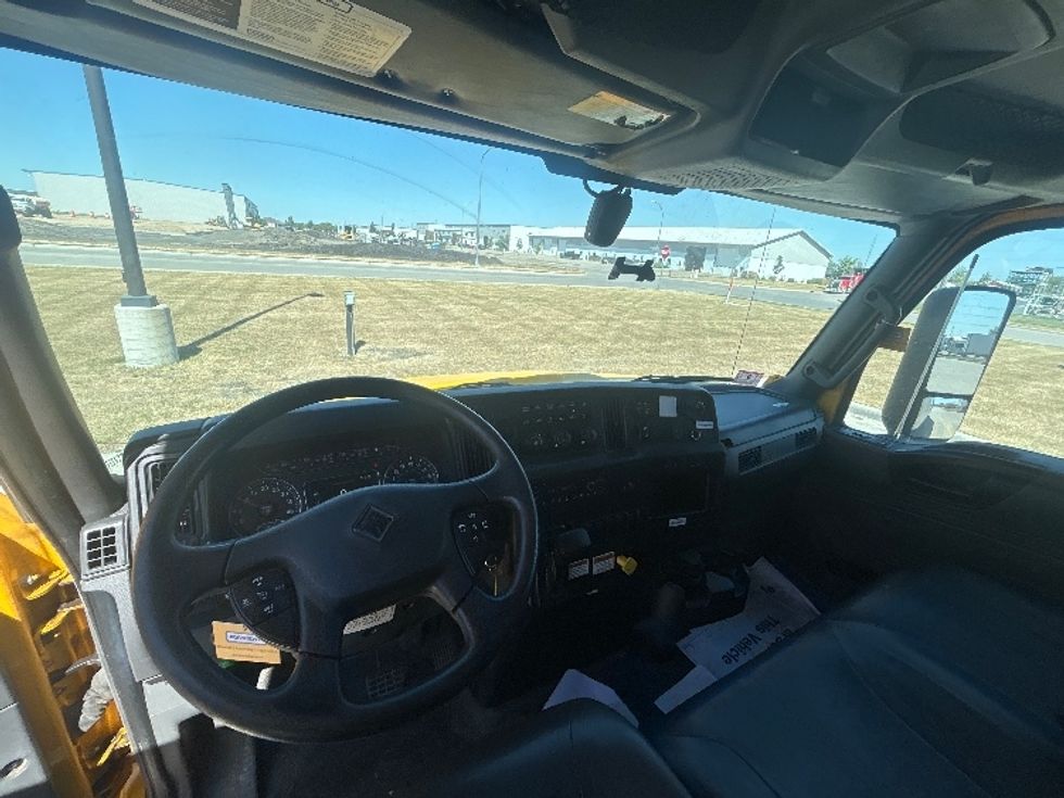Medium Duty Box Truck-Light and Medium Duty Trucks-International-2022-MV607-Brooklyn Park-MN-318,095\n\t\tmiles-$ 35,500 - Image 18